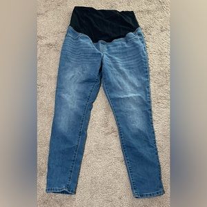 EUC Isabel Maternity by Ingrid & Isabel™ Over The Belly Medium Wash Skinny Jeans